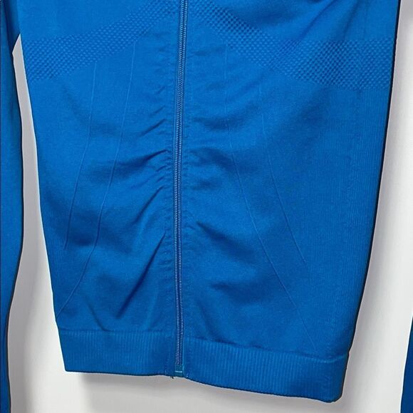 Blue Activewear Set - Picture 12 of 16